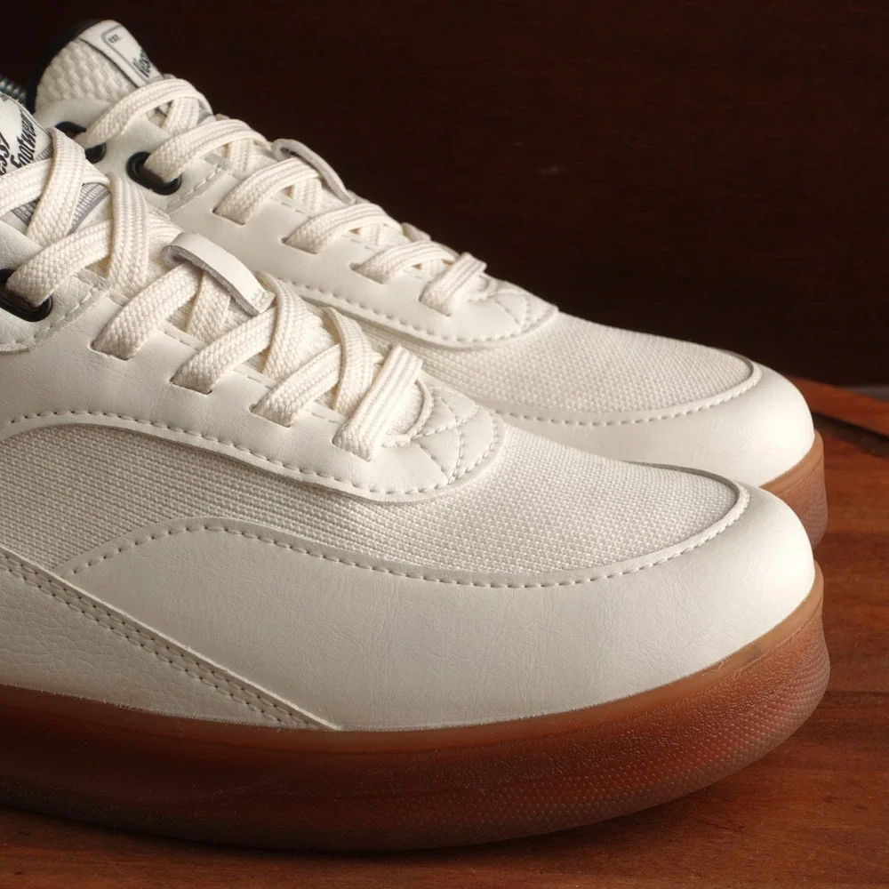 Vessi Sneakers Mens Size 9 White Courtside Classic Athleisure Casual Retro Shoes